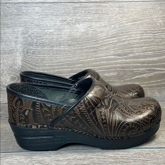 Dansko Professional Copper Antique Tooled Leather Women’s Sz 6.5-7/EU 37 Clogs - Picture 1 of 14